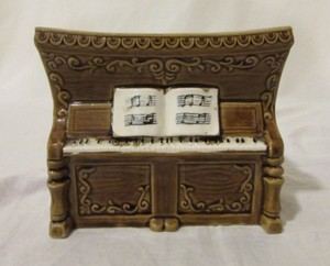 Vintage Relpo Piano Planter Music Box Orig Gold Foil Label Made In Image Is Loading Vintage Relpo Piano Planter Music Box Orig Gold