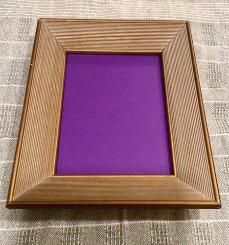 Vintage MCM Deep Set Grooved Wood Picture Frame View 7-1/2” x 5-1/2” - Picture 2 of 14