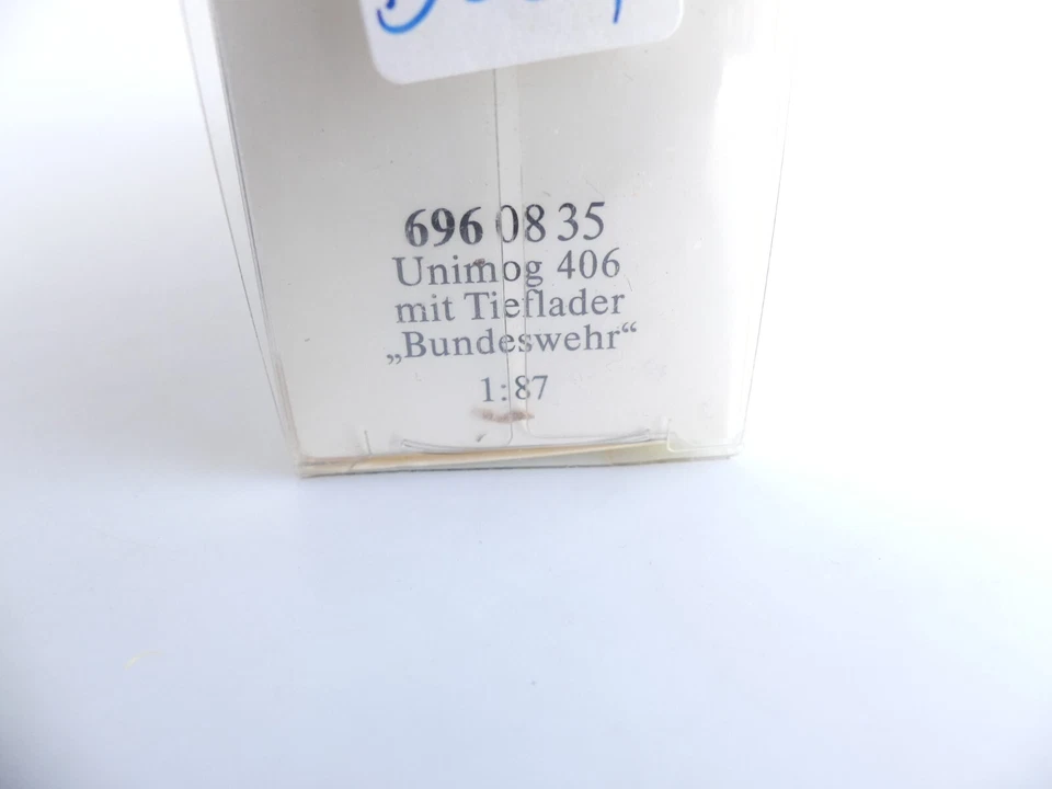 696 08 35 / WIKING MILITAIRE 1:87 / UNIMOG 406 MIT TIEFLADER - Photo 3/3