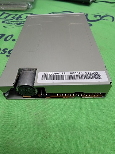 MITSUMI 3.5 1.44MB Internal Floppy Drive D359T5 - Picture 4 of 4