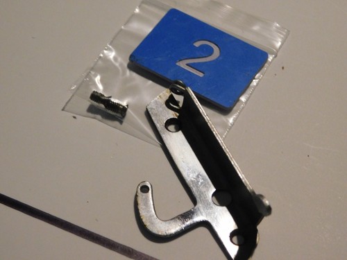 AA7 White Sewing Machine Model 2833 PARTS - - Picture 10 of 79