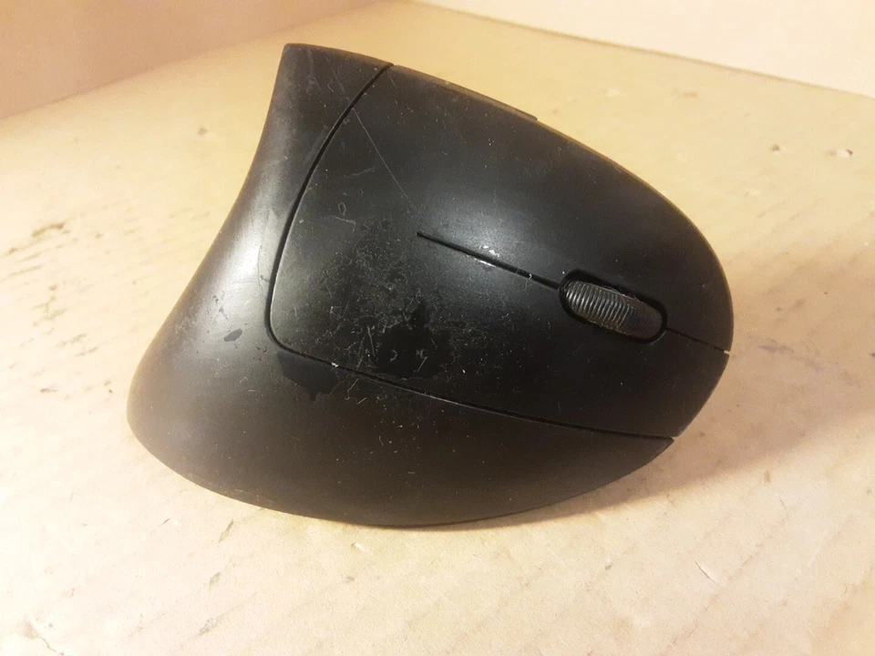 Anker 98anwvm-uba Wireless Vertical Ergonomic Optical Mouse with Dongle - Image 4 of 4