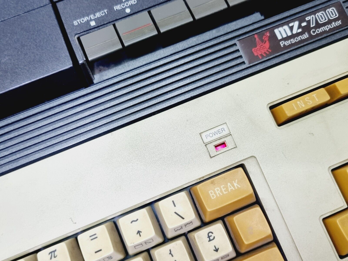 Vintage SHARP MZ-700 Personal Computer (MZ-721) - For Parts