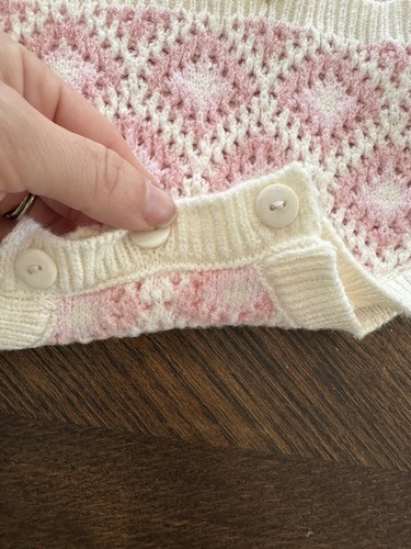 Infant Baby Size 0-6 Months Pink & White Knit Sweater Sleeveless Romper Outfit - Picture 3 of 5