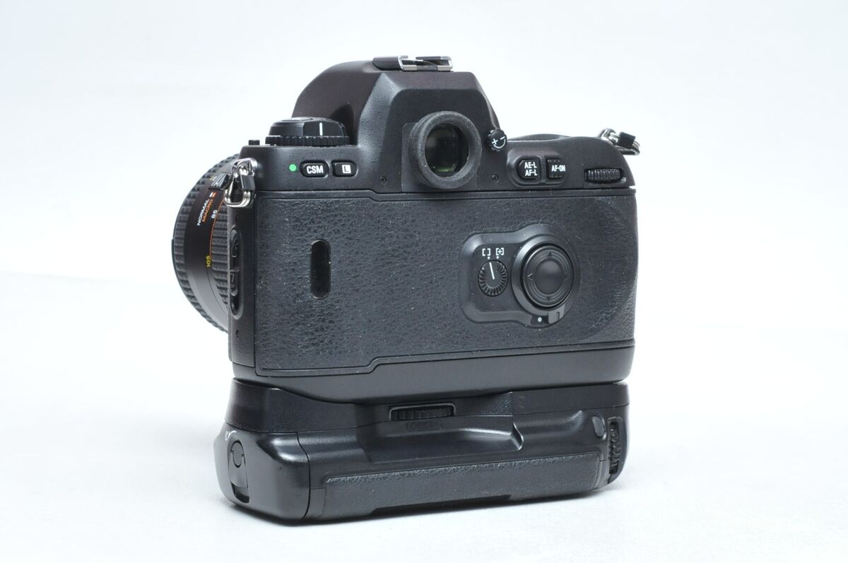 Nikon F100 35mm Film Camera Body W/ Grip & 28-105mm Lens Kit Nikon F100 35mm Film Camera Body W/ Grip & 28-105mm Lens Kit