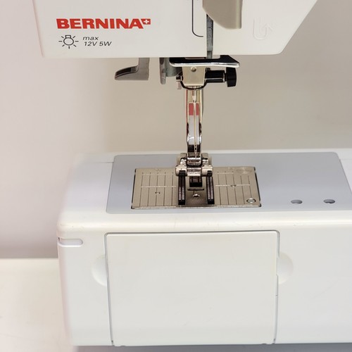 SUPER EXCELLENT - Bernina ACTIVA 210 Model Sewing Machine with accessories! - Picture 6 of 24