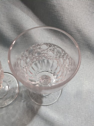 2 Vintage Early American Pattern Glass Flint Currier and Ives Goblet - Picture 3 of 24