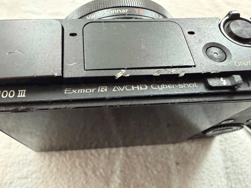 Sony Cyber Shot RX100 III Mk III Digital Camera 20.1 Megapixel - Image 4 of 4