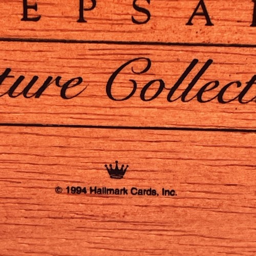 Hallmark Keepsake Mrs. Claus Cupboard Signed 1994 in Original Box w 10 Mini Orns - Picture 20 of 23