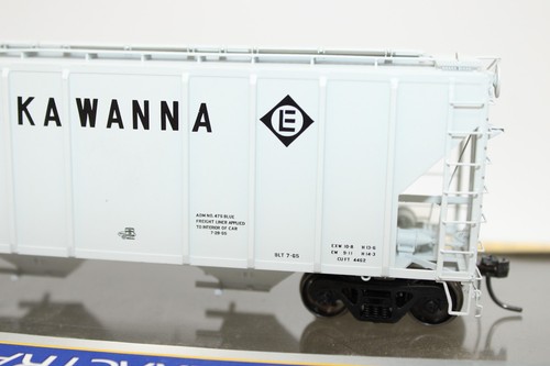 ExactRail HO Scale EL Erie Lackawanna Bethlehem 4462 Cf Covered Grain Hopper Car - Picture 6 of 8