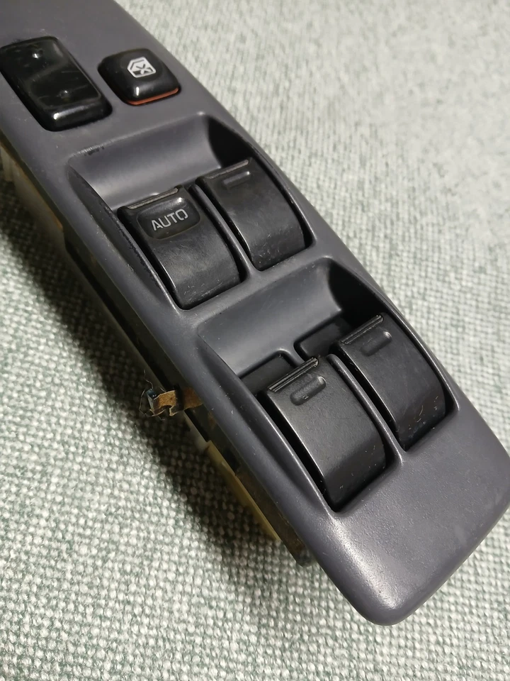 1998 1999 2000 Toyota RAV4 Left Driver Master Power Window Switch Control OEM - Image 2 of 4