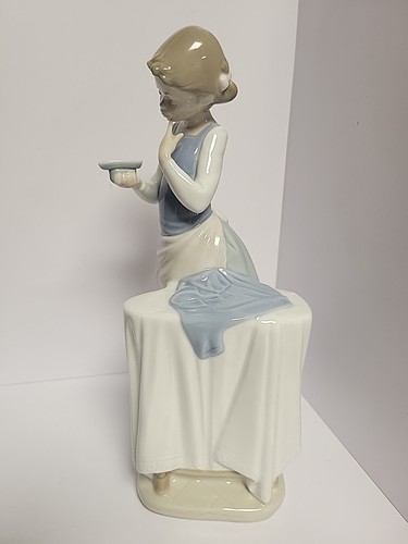 LLADRO “Girl Ironing” Figurine #4981 Iron Board -  No Box - Picture 3 of 8