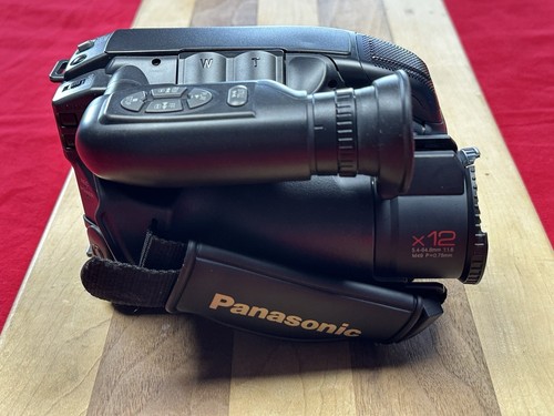 Panasonic PV-IQ314 Palmcorder IQ Camcorder HAS VHS-C & BAG Tested Works No Batt - Picture 6 of 12