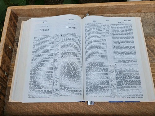 Nelson's KJV/NKJV Parallel Bible with Center-Column References HC Made in USA! - Imagen 11 de 15