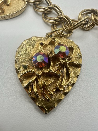 "Pulsera de colección con dije de corazón tono dorado iniciales de pájaros sentados JCG7 8"" sin firmar leer" - Imagen 3 de 16