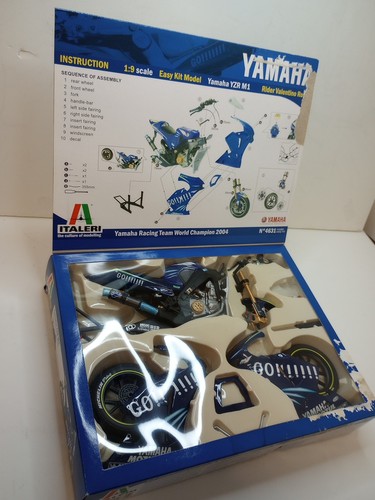 Italeri Yamaha YZR M1 model kit No. 4631 complete unassembled, damaged box - Picture 13 of 16