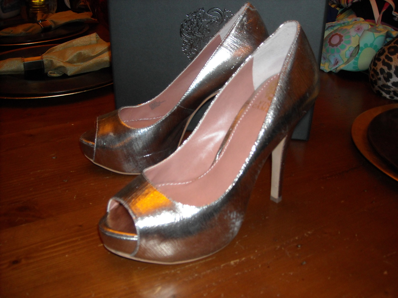 Vince Camuto milesy Luz Bronce Cuero Metálico Peep Plataforma Tacón 8.5 M Vince Camuto milesy Luz Bronce Cuero Cuero Cuero Metálico Peep Plataforma Tacón 8.5 M comprar ahora