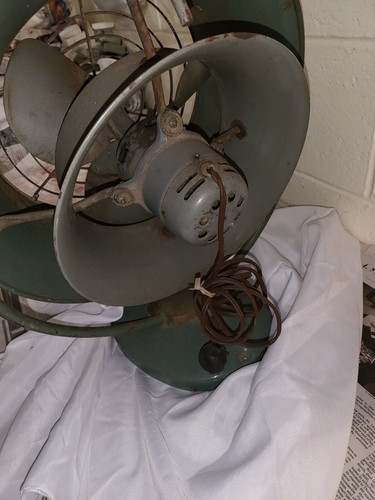 Vintage Mid Century VORNADO #B28C1-1 Industrial Electric Fan PARTS OR DECOR - Picture 5 of 11