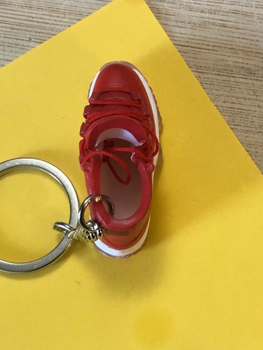 Nuevo Mini 3D AIR JORDAN Zapatillas Llavero Pintado a Mano. ROJO/BLANCO - Imagen 5 de 7