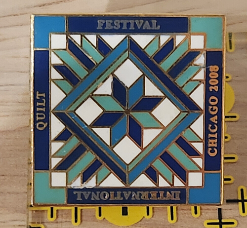 INTERNATIONAL QUILT FESTIVAL CHICAGO 2008 Pin Quilt Lapel Pin Hat Pin - Picture 2 of 3
