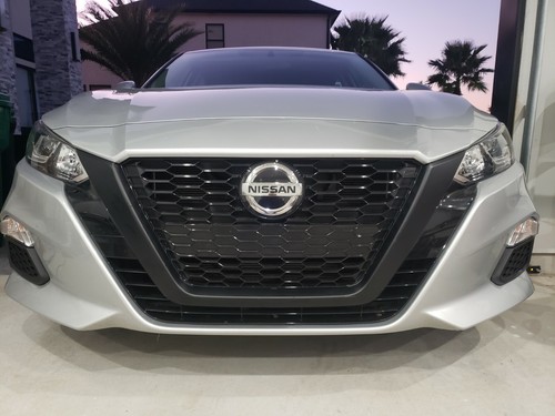 Superposición cromada Delete Blackout para Nissan Altima 2019-22 borde de parrilla delantera - Imagen 6 de 7