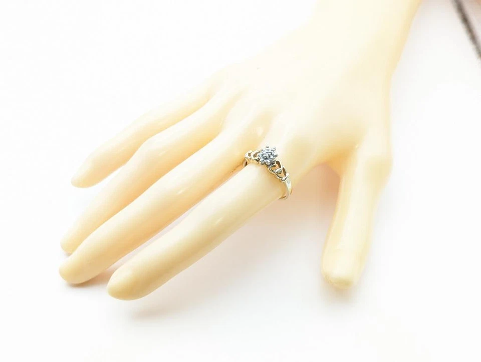 Anillo pulido con racimo de diamantes de oro amarillo macizo de 10K 10DIA .10CTW tamaño: 6,5 Foto 2 de 4