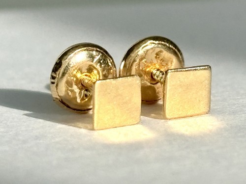 Orecchini in vero oro massiccio 18 kt: orecchini quadrati • fondello a vite - Foto 3 di 8