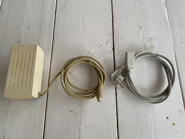 vintage APPLE: apple IIc 2c power supply A2M4016 PSU - TESTED vintage APPLE: apple IIc 2c power supply A2M4016 PSU - TESTED