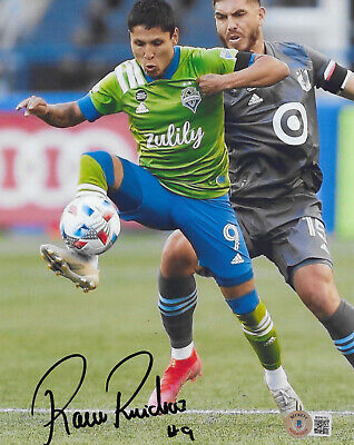 Raul Ruidiaz signed autographed Seattle Sounders 8x10 photo proof Beckett COA. Raul Ruidiaz signed autographed Seattle Sounders 8x10 photo proof Beckett COA.