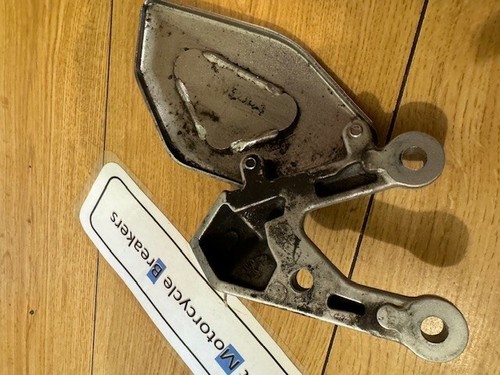 YAMAHA YZF R3 2015 - FRONT LEFT FOOT HANGER - Picture 3 of 4