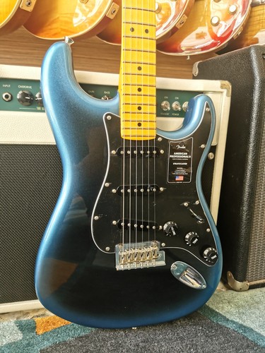 Fender American Professional II Stratocaster 2024 - Dark Night - Foto 2 di 8
