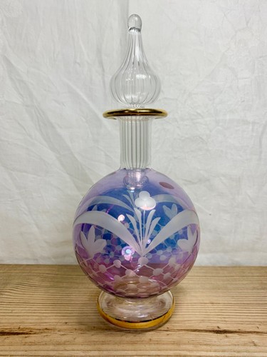 Vintage Art Glass 9” Genie Decanter Purple Etched Gold Trim pedestal w stopper - Picture 15 of 15