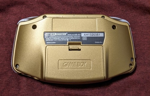 Nintendo GameBoy Advance Pokemon Center New York Gold Edition New Shell - Picture 6 of 6