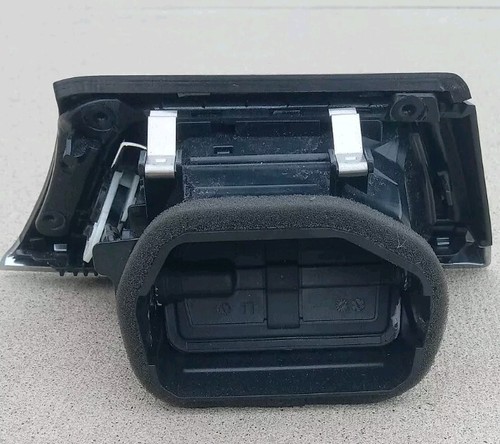 2015 BMW 435i  F32 OEM Right Front Dash A/C Air Vent 9218549 - Picture 4 of 8