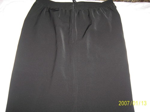 eleganter schwarzer langer Rock Gr. 48 leicht glänzend mit Futter und Gummizug - Bild 3 von 5