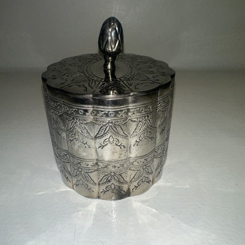 Vintage Ornate Silver Plated Metal Jewelry Box Lined with Red Fabric 3" X 5" - Picture 2 of 9