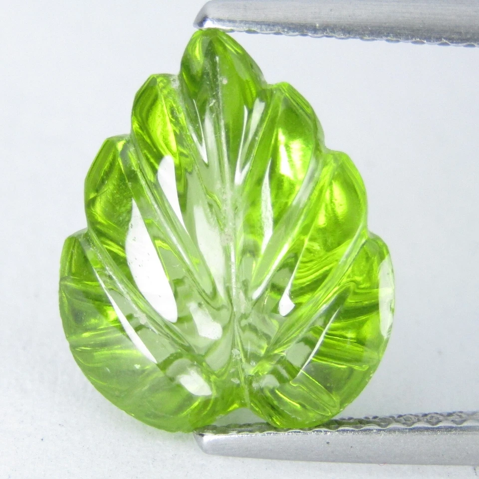 5.80Cts Genuine Natural Green Peridot 13.8x11.7x6.2 Leaf Carving Loose Gemstone - Image 3 of 4