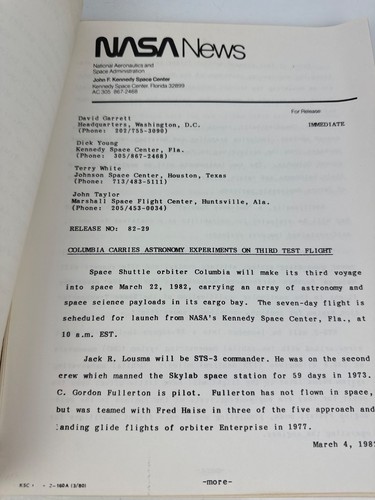 NASA Facts & NASA News 1984 & 1986 Pamplets Kennedy & Johnson Space Centers - Picture 12 of 12