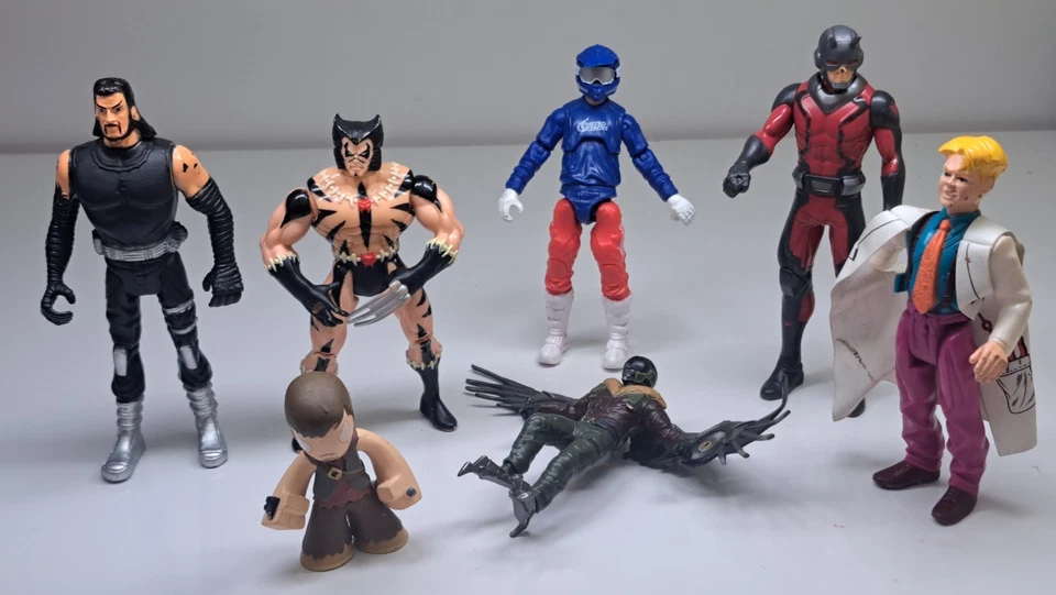 7 figuras coleccionables vintage Mattel años 90 como está roto para piezas. Foto 2 de 4