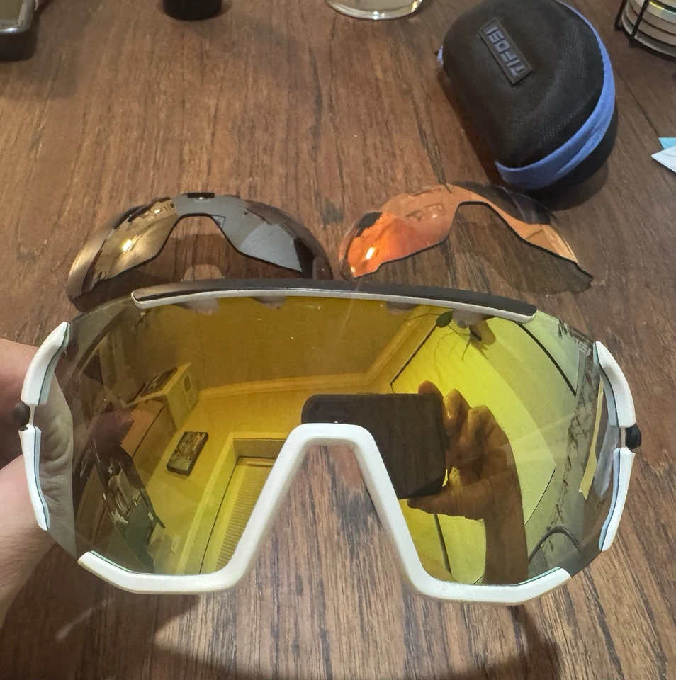 Óculos intercambiáveis Tifosi Sledge Clarion vermelho Fototec com lentes/caixa extras - Imagem 2 de 4