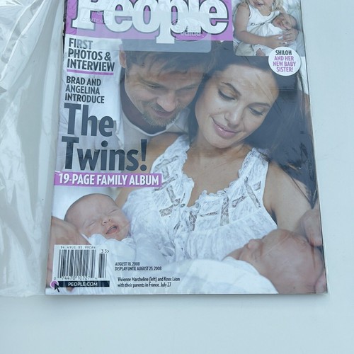 People Magazine Angelina Jolie and Brad Pitt The Twins! August 18 2008 - Bild 2 von 6