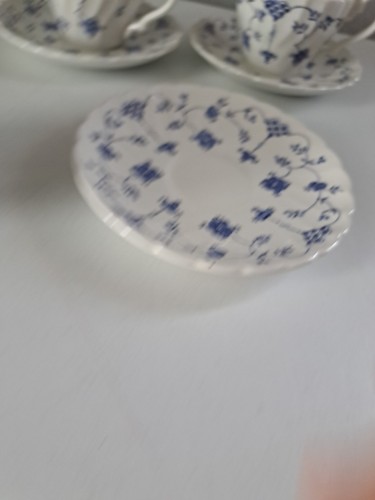 Set of 3 - Yorktown Salem China Collection Blue Onion Teacup & Saucers England - Picture 3 of 4