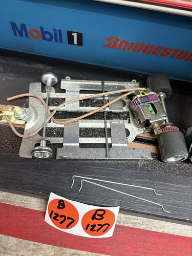 Champion 110-C Super Turbo Flex: gebrauchte Reifen im Maßstab 1:24 müssen aufgeweicht werden - Bild 8 von 10