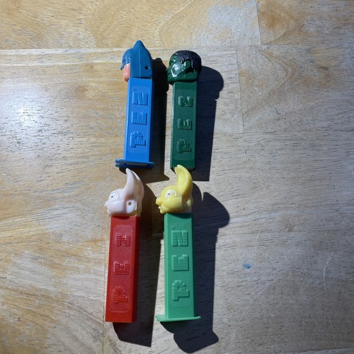 4 PEZ BONBONSPENDER VINTAGE NO FEET Hulk, 2 Fat Eared Rabbits, Batman Mint - Bild 3 von 7
