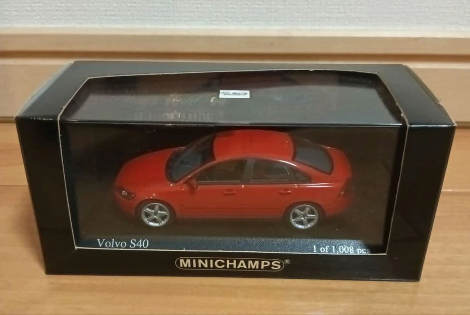 1/43 Minichamps Volvo S40 Signalrot Limited Edition Model Car Collectible - Image 2 of 4