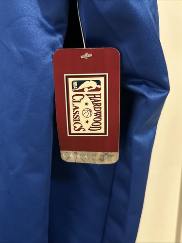 NUEVO CON ETIQUETAS Chaqueta Bomber Mitchell & Ness New York Knicks Vintage Logo Satinado NBA Talla M - Imagen 9 de 15