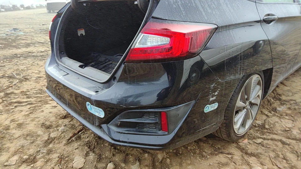 18 HONDA CLARITY Scratched Crystal Black Pearl nh731p Rear Bumper - Imagem 2 de 4