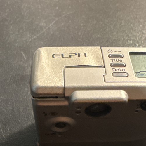 Canon ELPH APS Point and Shoot Camera with 24-48mm f/4.5-6.2 Lens - Picture 5 of 6