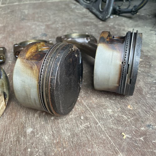 Vauxhall C20XE Redtop 86P Mahle Pistons & Rods - Picture 3 of 6
