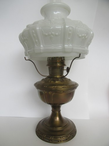 Antique Brass Aladdin No.8 Oil Lamp w/ Shade & Chimney (Excellent) - Picture 19 of 22